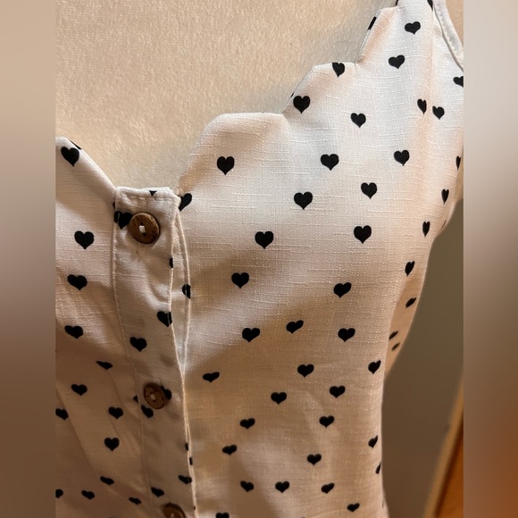 Polka Dot Scallop Tank Top- Off
White & Black - Picture 5 of 8